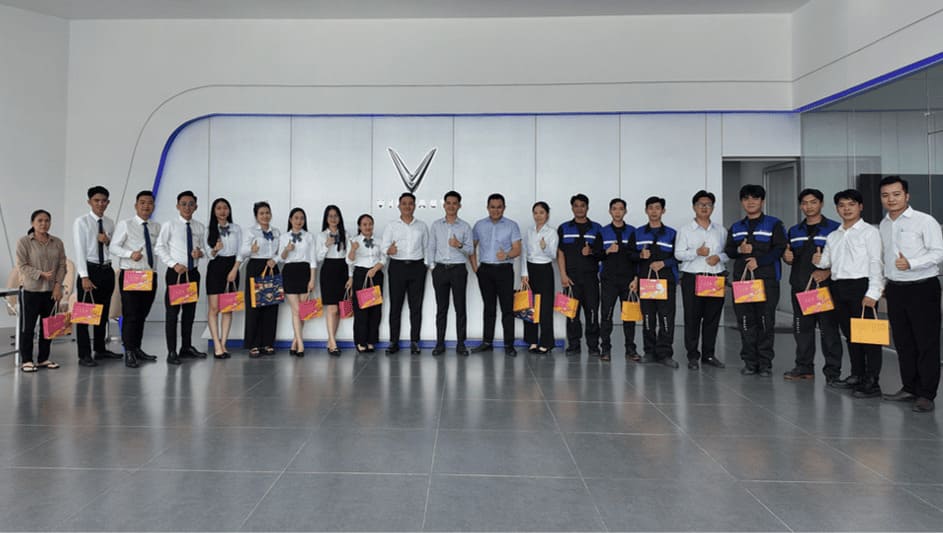 ĐỘI NGŨ NHÂN SỰ